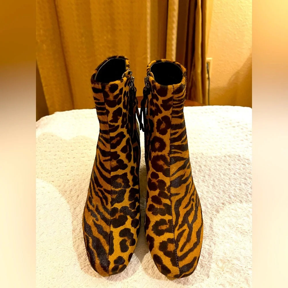 Splendid animal pattern ankle boots/ booties: tiger & leopard patterns. Size 6